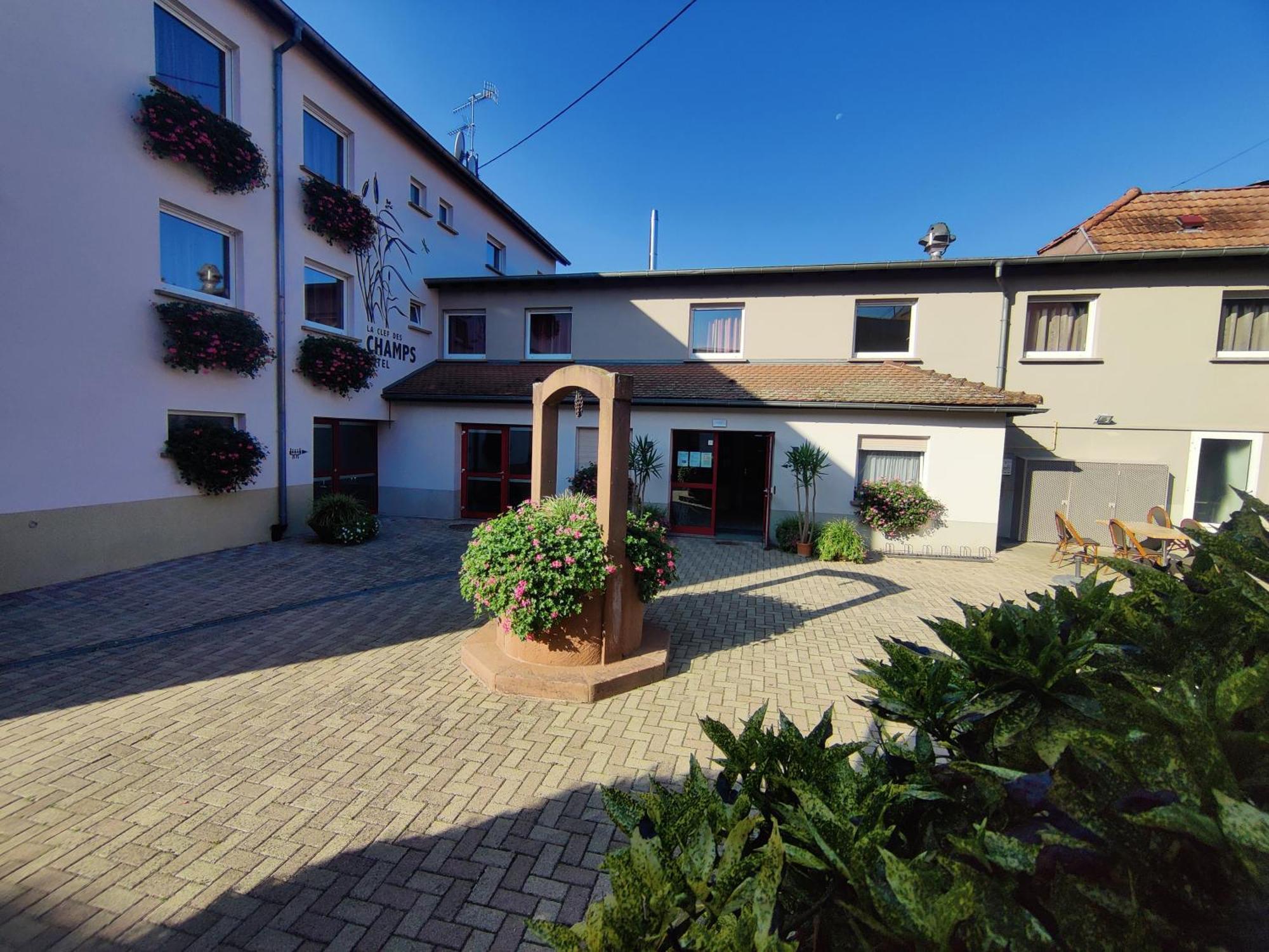 Hotel La Clef des Champs à Biesheim Extérieur photo